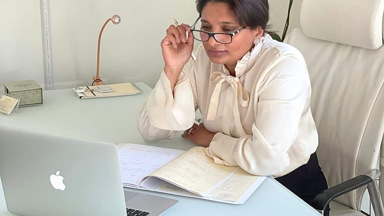 Doctor consultation and holistic health discussion - In-depth understanding of complete health picture with expert practitioners