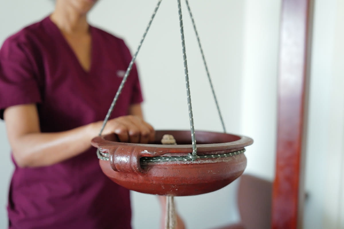 Shirodhara continuous oil pouring therapy - Traditional mind-body healing treatment for deep relaxation at Healers Clinic Dubai